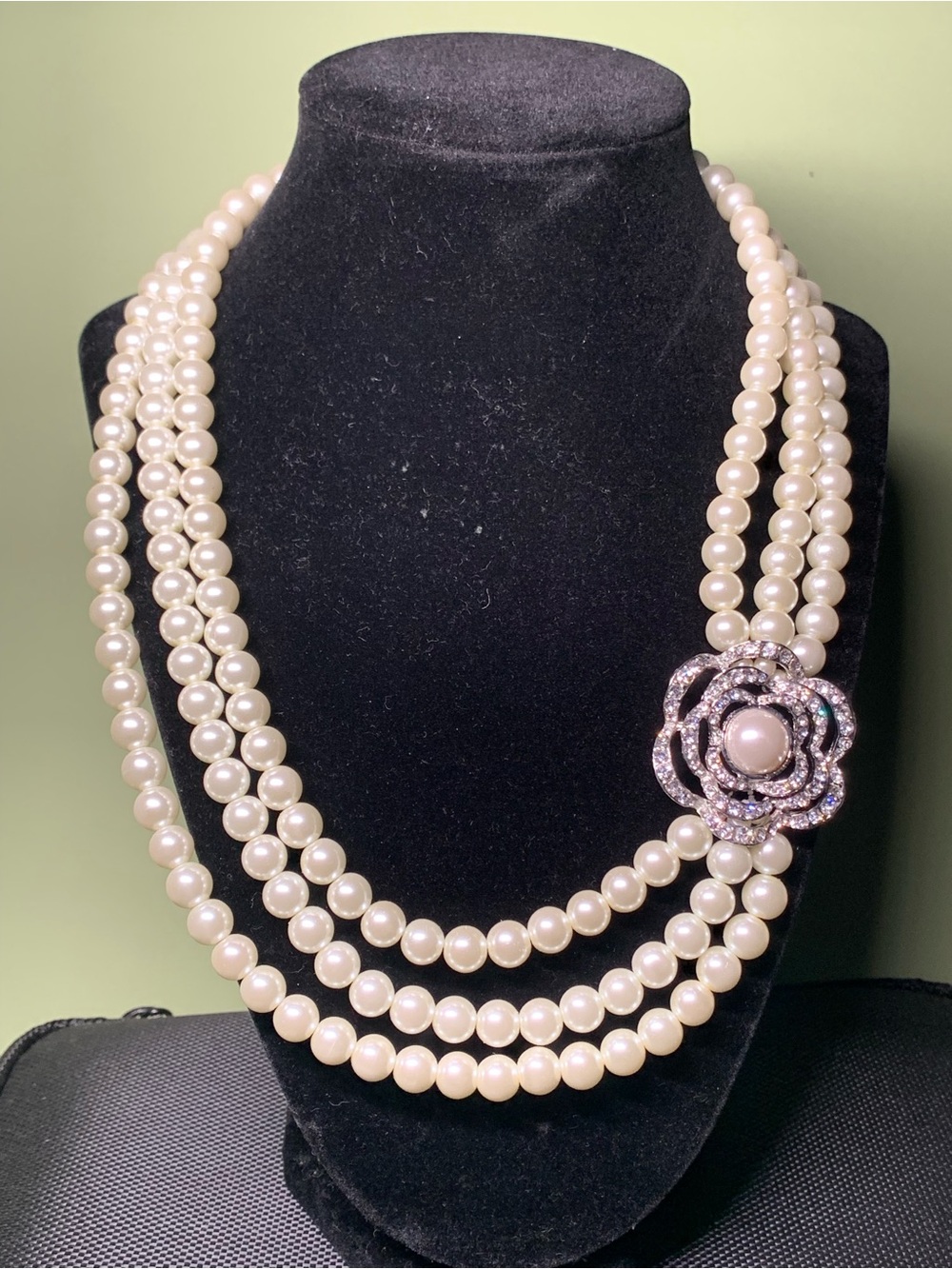 Faux Pearl Multi-Strand Necklace with Rhinestone Flower & Crystal Clasp - Ivory